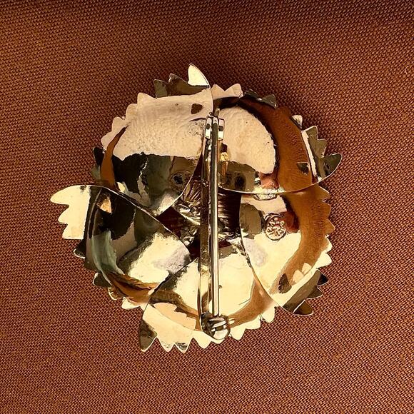 Vintage 12K Gold Filled TK Textured Flower Brooch 1960s Mid Century Sharp Edges - Picture 4 of 8